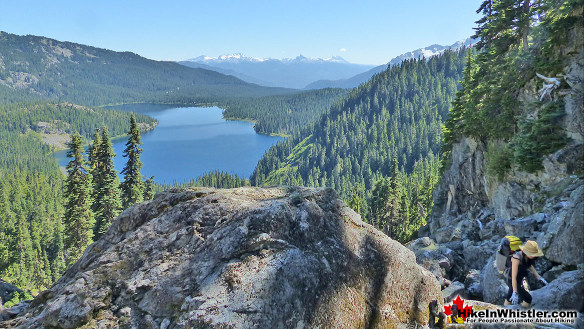 Hiking to Cirque Lake